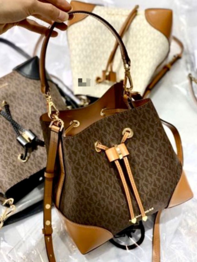 Michael Kors Mercer Bucket Bag - Image 4