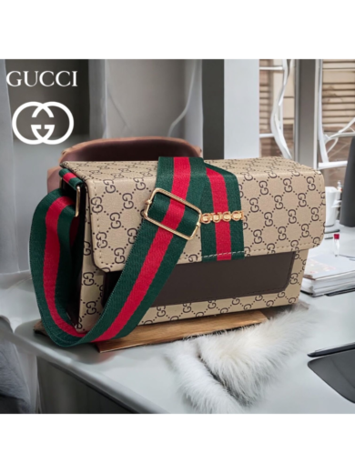 GUCCI Lady Broad Double Belt Sling Purse - Image 7