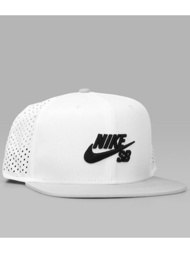 Nike SB Snapback Cap (White) - Image 3