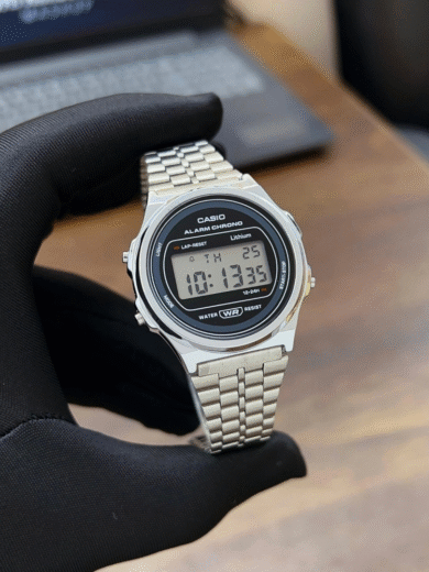 Casio Vintage Digital Alarm Chronograph Watch – Silver Steel Bracelet Classic Men’s LCD Design