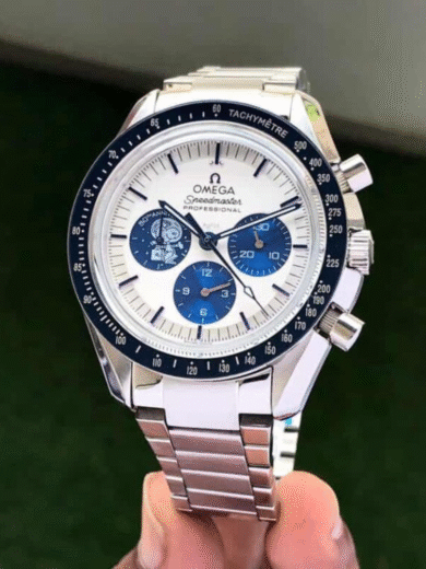 Omega Speedmaster Snoopy Edition Style Chronograph – White & Blue Dial, Steel Bracelet, Men’s Collector Series - Image 2