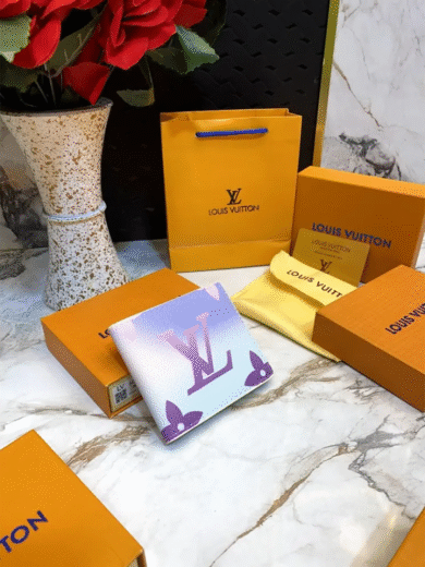 Louis Vuitton Giant Monogram Gradient Bifold Wallet – Lavender White Limited Edition Men's Accessory